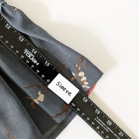 Women's Gray Cardigan Size S Floral Crochet Lace Open Front 3/4 Bell Sleeve - Picture 14 of 15